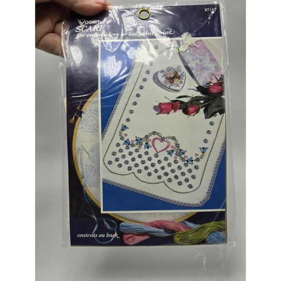 New Vintage Vogart French Provincial Scarf for Embroidery or Paint - Picture 1 of 2